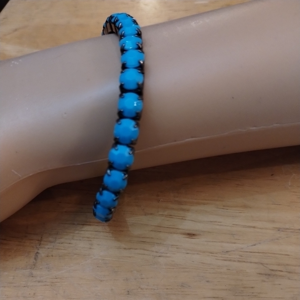 Women's stretchy blue bracelet - Picture 3 of 3